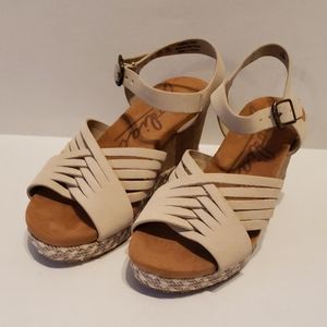 Zodiac Paola Birch Sandals (6.5)